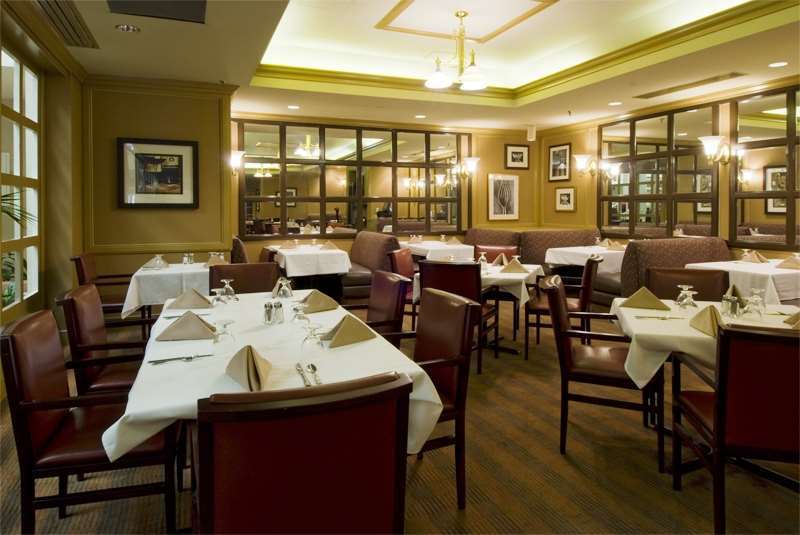 Embassy Suites By Hilton Atlanta Airport Restaurant photo