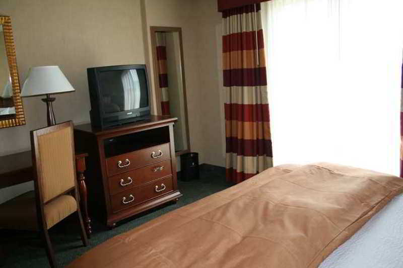 Embassy Suites By Hilton Atlanta Airport Chambre photo